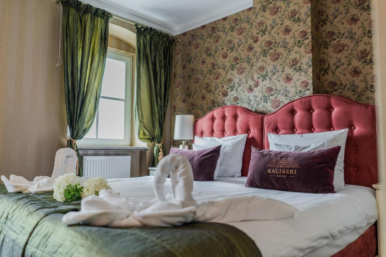 Dwor Kaliszki Hotel Eksteriør billede