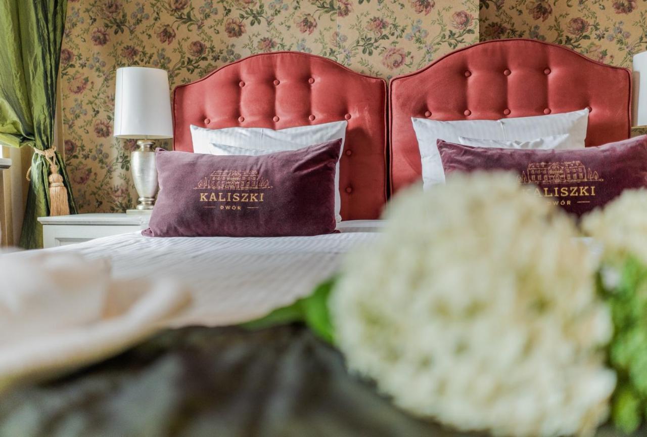 Dwor Kaliszki Hotel Eksteriør billede
