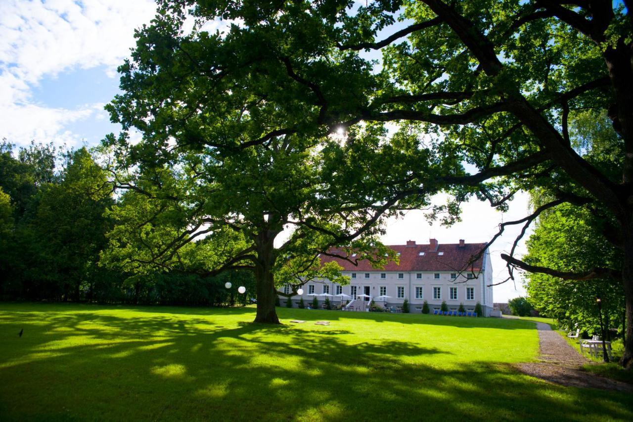 Dwor Kaliszki Hotel Eksteriør billede